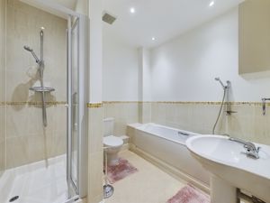 ENSUITE SHOWER ROOM- click for photo gallery
